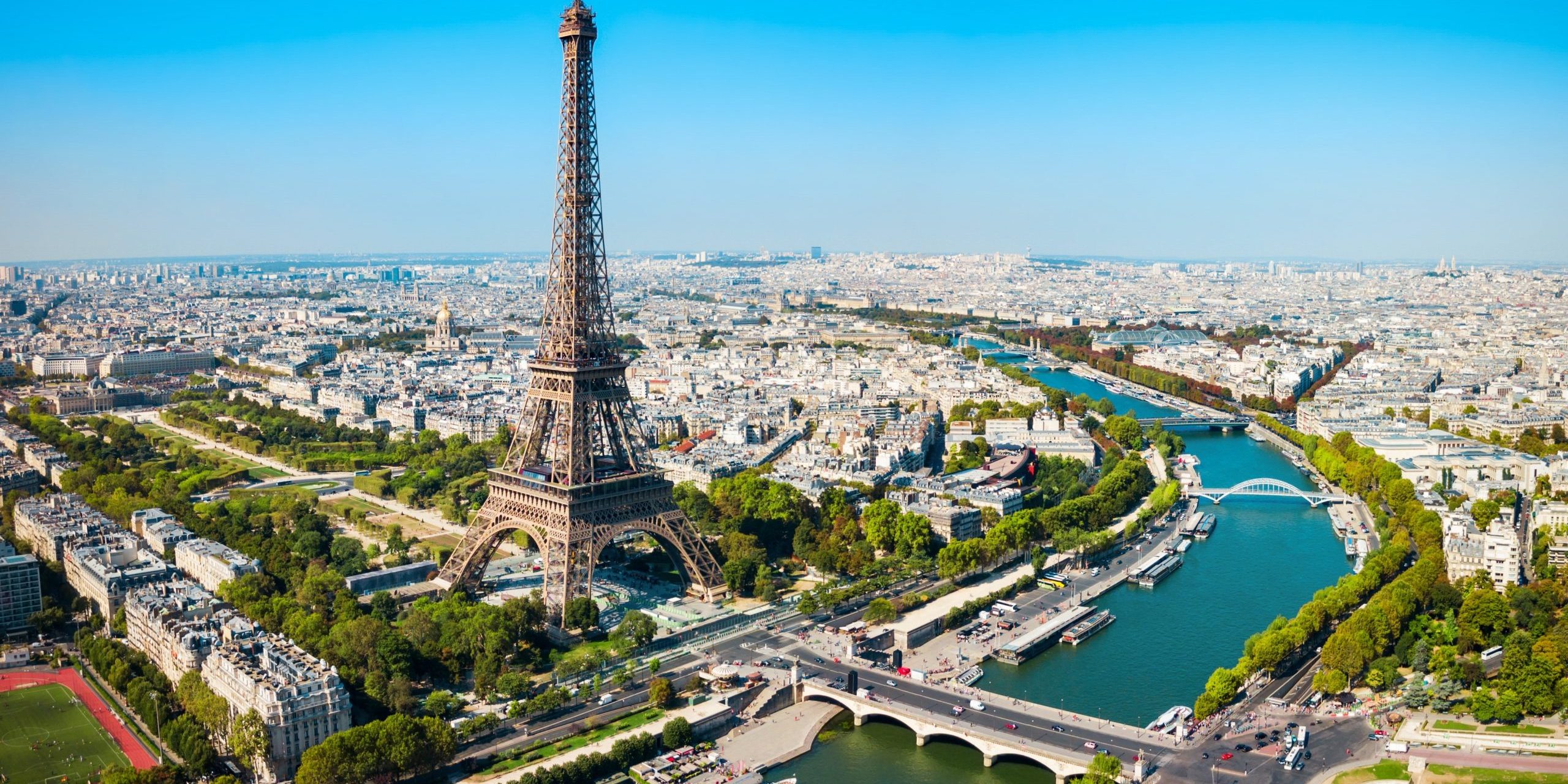 Eiffel,Tower,Or,Tour,Eiffel,Aerial,View,,Is,A,Wrought
